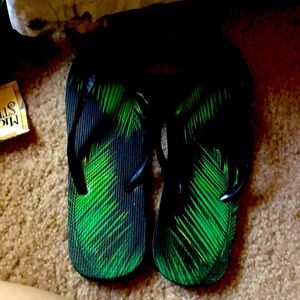 aero flip flip green black